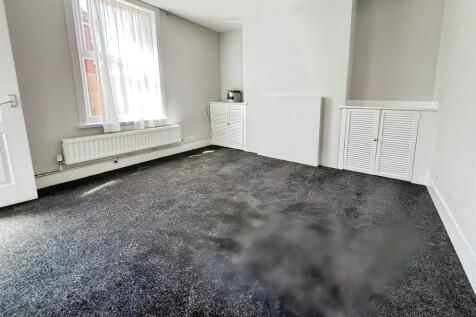 d1a242e5-living 2...