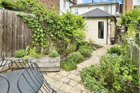 Garden (b)