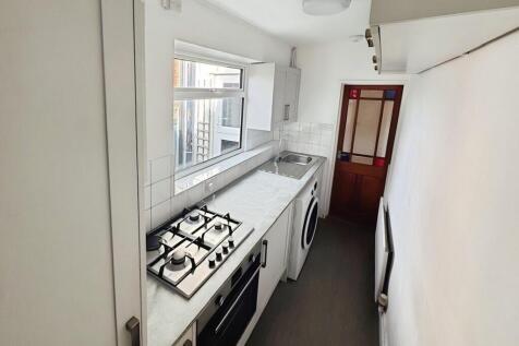 Kitchen (b)