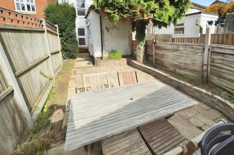 Rear Garden (b)