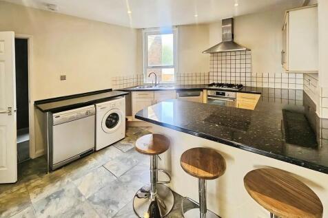 Kitchen (b)