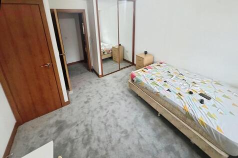 Bedroom 1 (b)