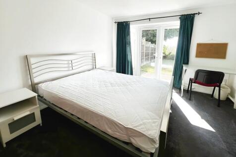 80e8a323-Bedroom ...