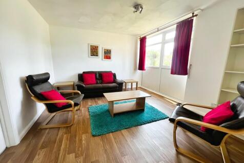 cfaf0f20-living 2...