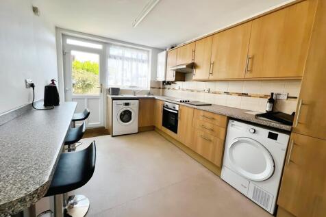 cc1ce7cf-Kitchen....