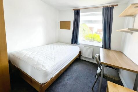 e3539c8b-bedroom ...