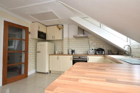 Open Plan Breakfast Kitchen to Living Area
