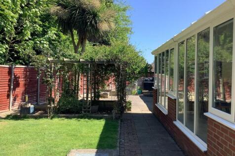 rear garden 1.jpg