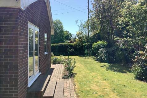 patio side garden.jpg