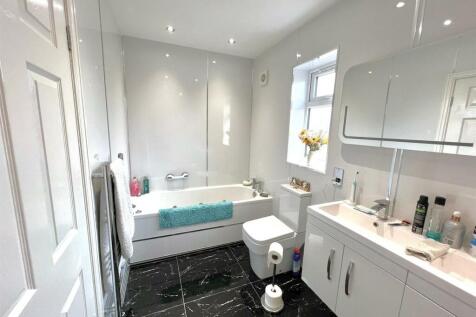 Master Suite - Bathroom