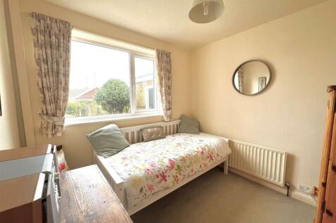 Bedroom 3/Study