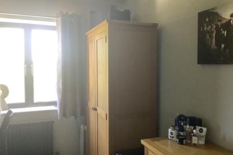 bedroom 3.jpg