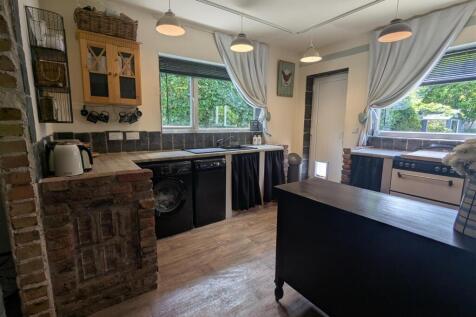 Kitchen3.jpg