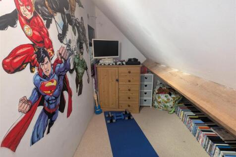 closet2.jpg