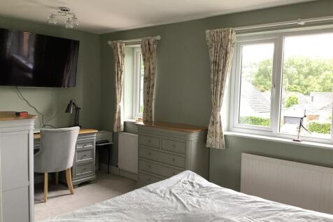 bedroom 1 5.jpg