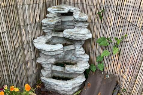fountain 1.jpg