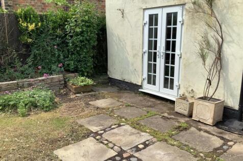 house from garden 1.jpg