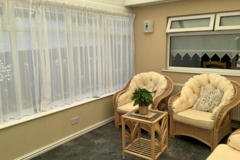 sitting room 2.jpg
