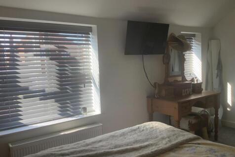 bedroom2.jpg