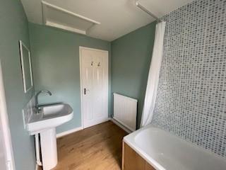 Bathroom 3.jpg