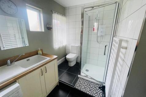 Utility / Shower Room