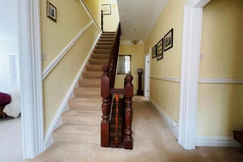 1st Floor Hall