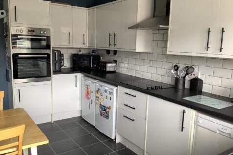 Kitchen 1.jpg