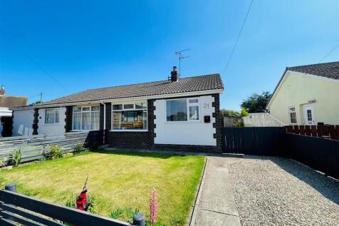 Front Drive/Garden