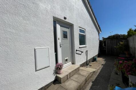 Front Drive/Garden