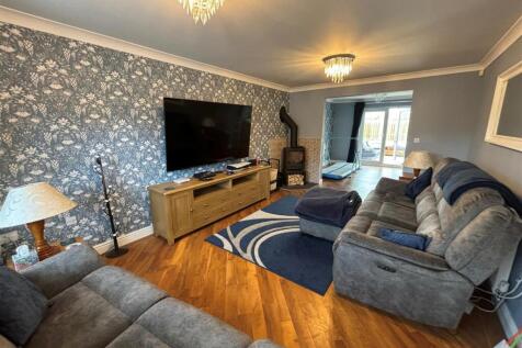Living Room / Diner