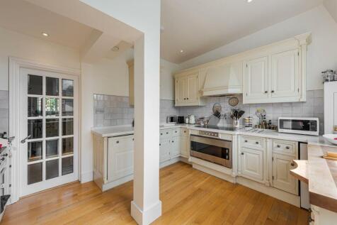 Wetherby Gardens 9D-6-2. Low Res.jpg