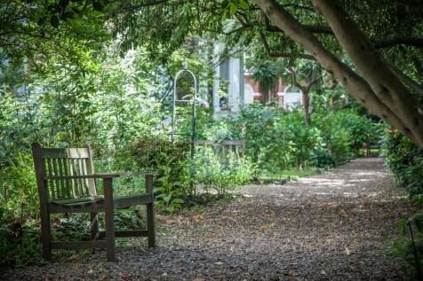 Gledhow Gardens-22 (Large).jpg