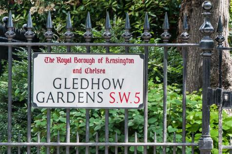 Gledhow Gardens Street Sign-1-2.jpg