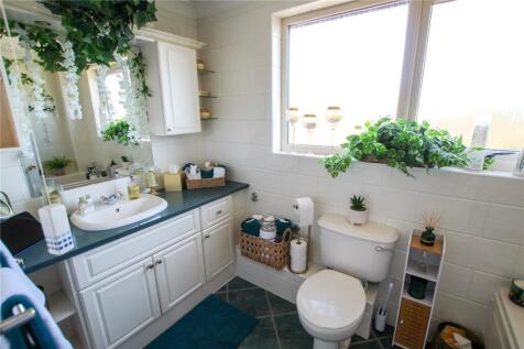 Ensuite Bathroom.