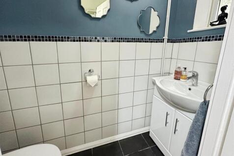 943feeec--4BD6-A44E-E53149987A09-72555-00001736217