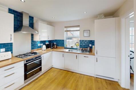 8-Reader-Close-Warwick-Kitchen.jpg