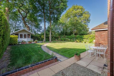 4-Fairhurst-Drive-5.jpg