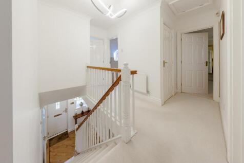 4-Fairhurst-Drive-37.jpg