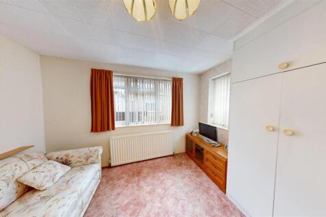 24-Roxburgh-Croft-North-Leamington-09042025_174751