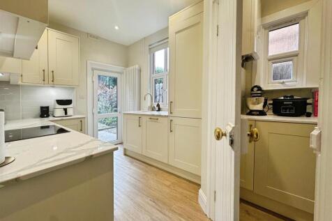 8cf15f17--40A6-9777-A2AEBA150F8C-29896-00000A3FD48