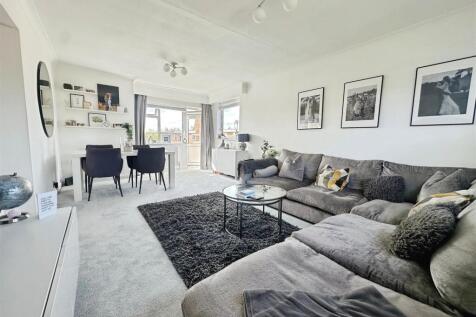 31e46792--40D9-A104-93D3CA613477-36958-00000CC4CA6