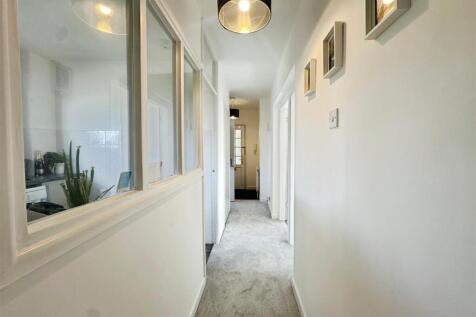 e13893f9--4965-B633-E40743F59AF8-36958-00000CC4C4C