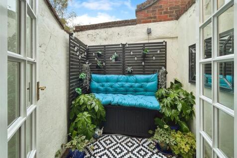 ca177dc4-B-4466-B274-55DB2FB2C1CA-1483-00000104228