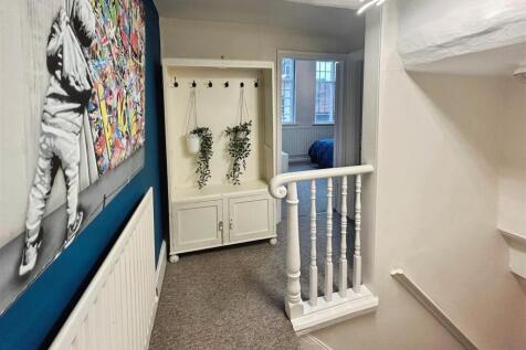 c314280f-F-40D5-B6FE-F9AD1D637C8B-1072-000000DC27C