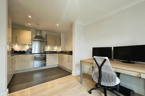 1bae116d--4106-8D8D-00B1A1C8A667-60458-000010E452F