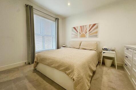 615eb910--4021-B832-C00AE8E8C063-60458-000010E2D61