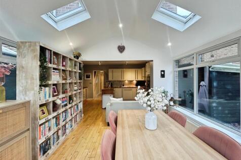 020f7548-6-44CB-AA2B-52F98C663137-3652-00000316380