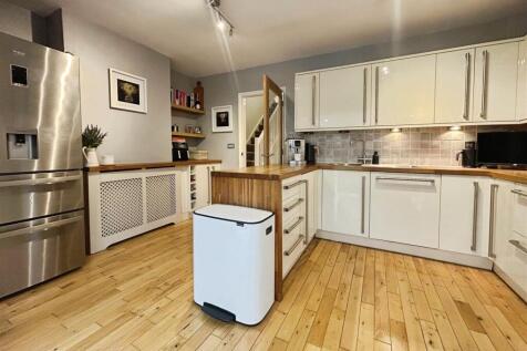 76d02724-4-40AE-9351-D1839F0A5CFD-3652-00000316374