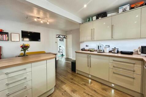 31587251-F-4811-B244-3D3807EC7AE4-4429-0000038A548