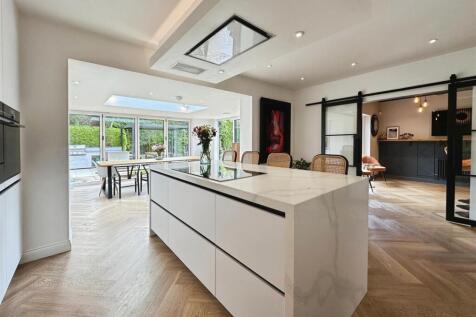 f4427c05--4C46-ACBB-6D8DE33EC35F-46764-00000FF0771